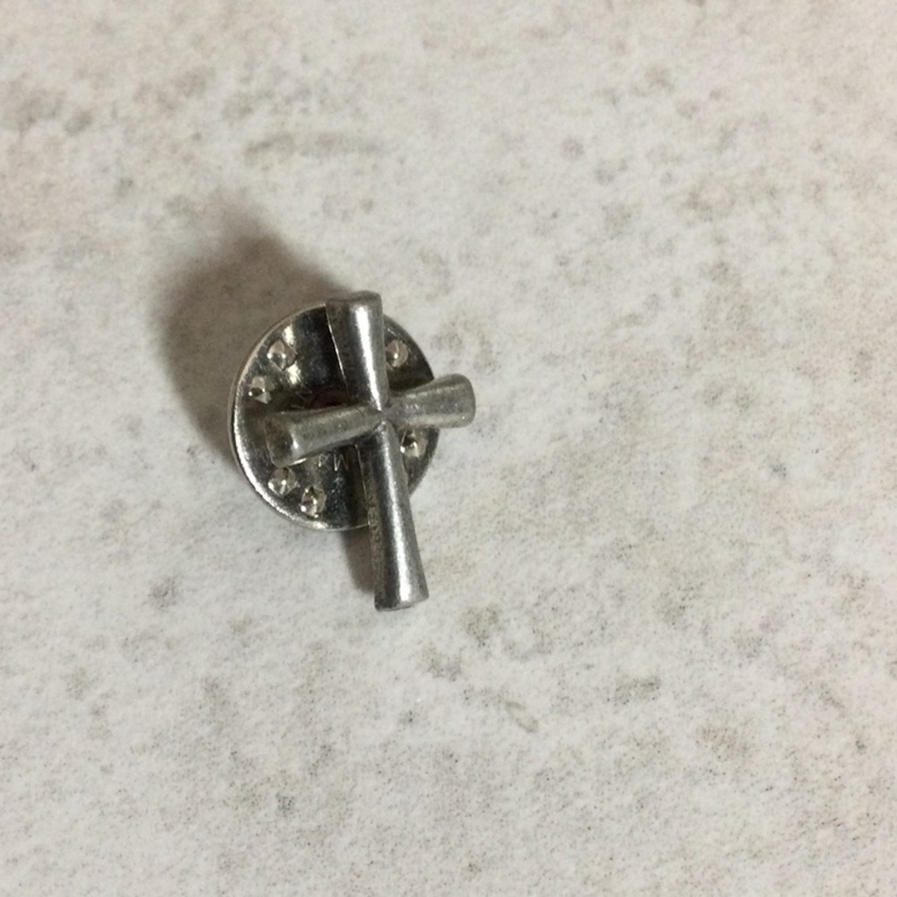 Silver cross tie tack pin